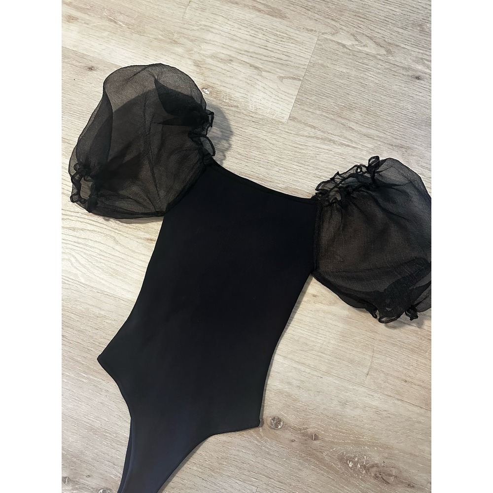 ASTR the label black bodysuit short sleeve square neck size XS